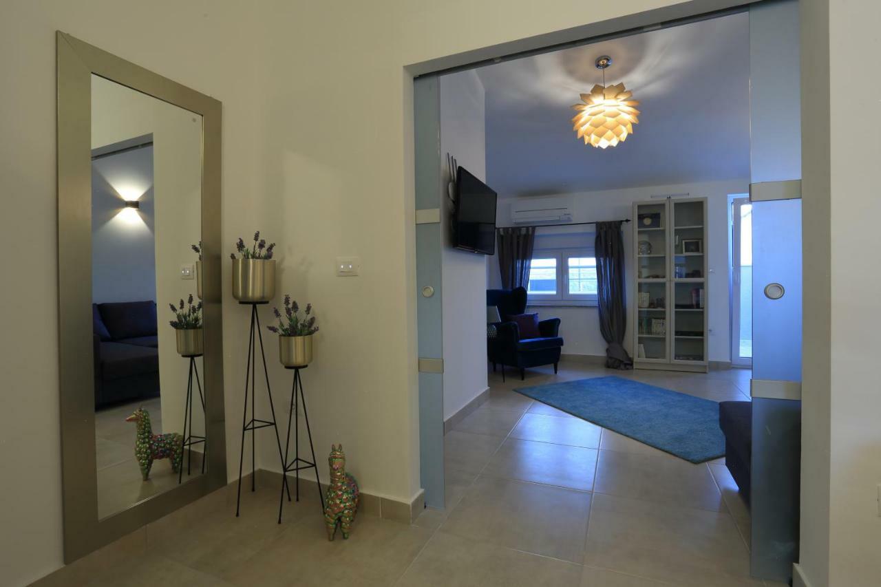 Apartments Bonvenon2พูลา ภายนอก รูปภาพ