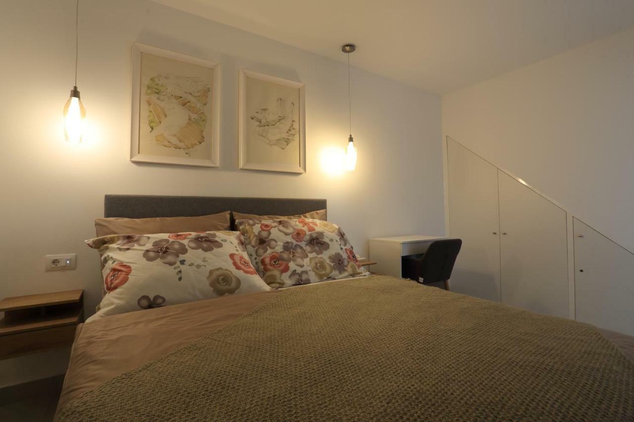 Apartments Bonvenon2พูลา ภายนอก รูปภาพ