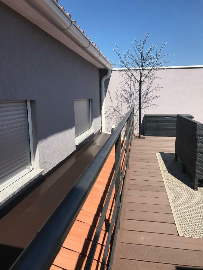 Apartments Bonvenon2พูลา ภายนอก รูปภาพ