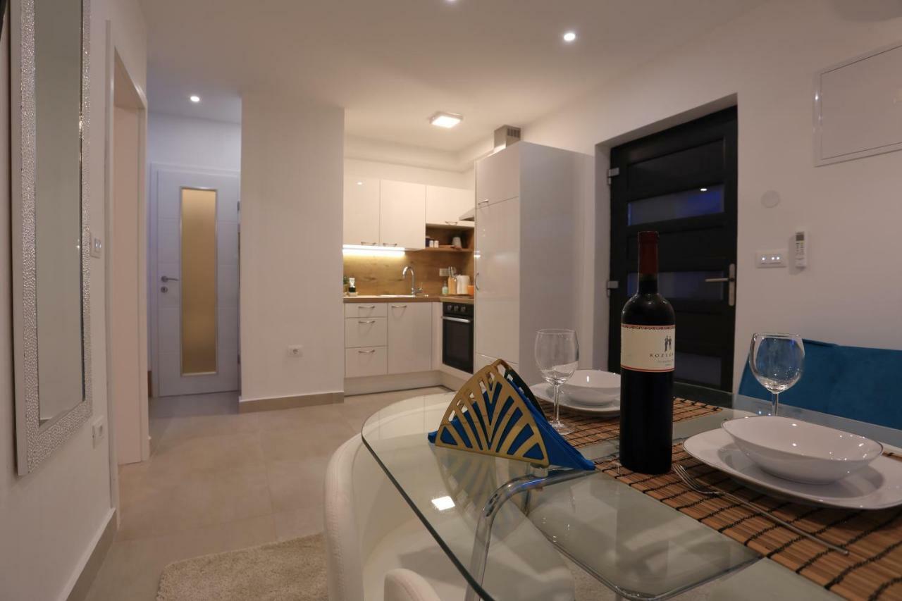 Apartments Bonvenon2พูลา ภายนอก รูปภาพ